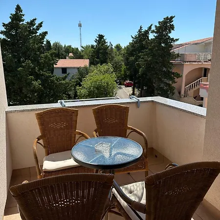 Apartmani Samec Novalja Exterior photo