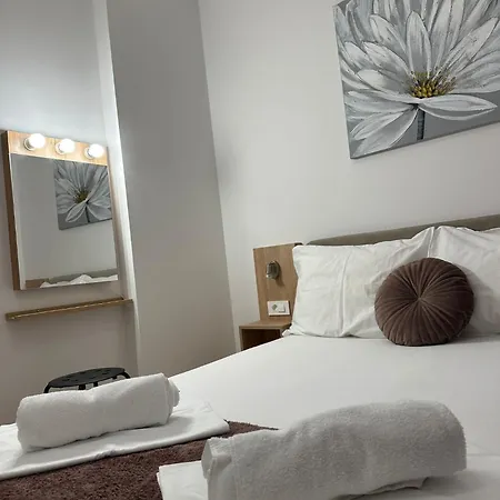 Apartmani Samec Novalja Exterior photo