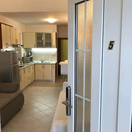Apartmani Samec Novalja Exterior photo