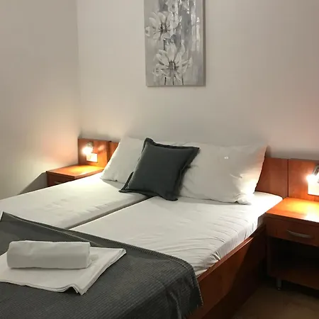 Apartmani Samec Novalja Exterior photo
