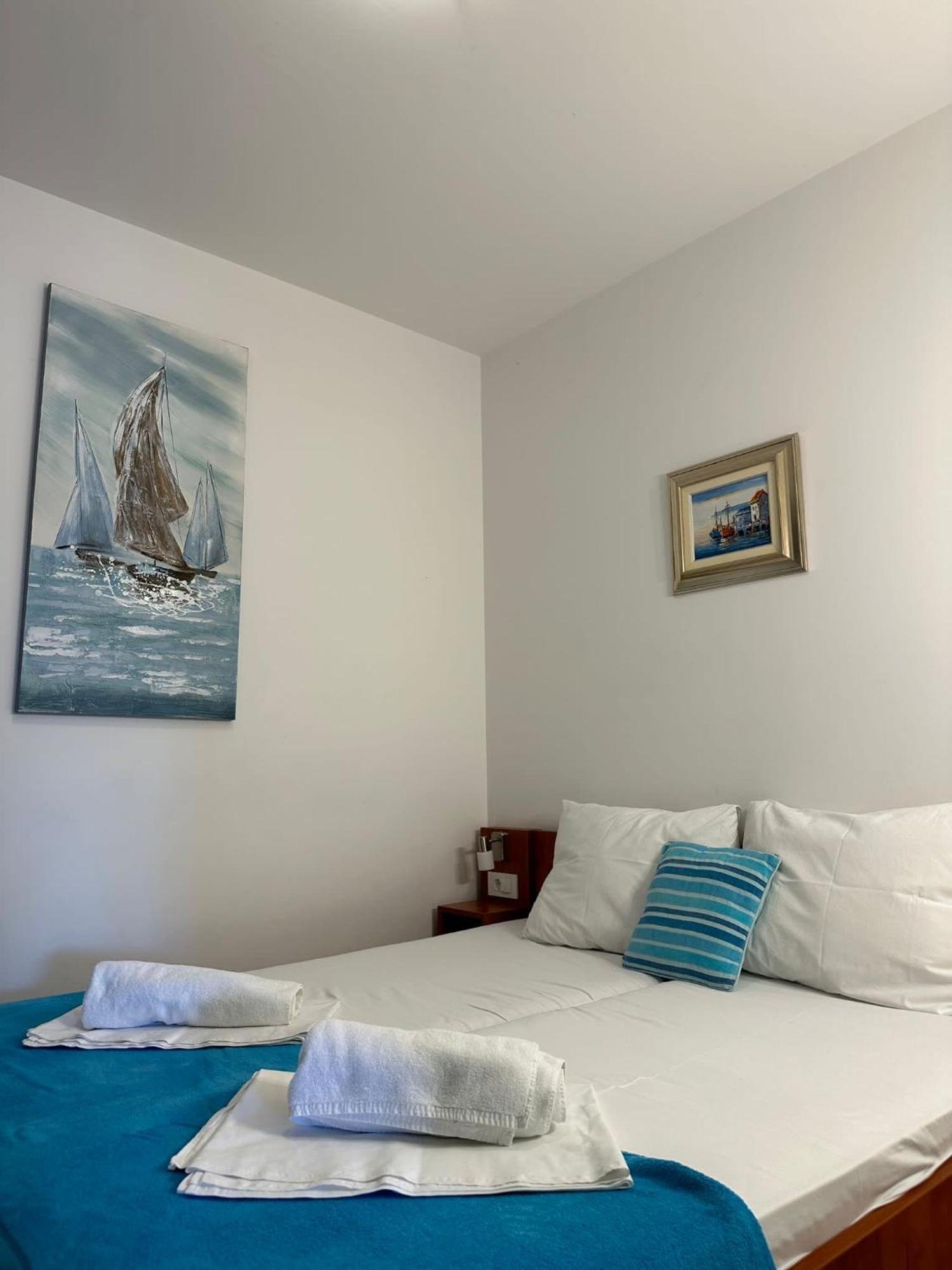 Apartment Samec Novalja